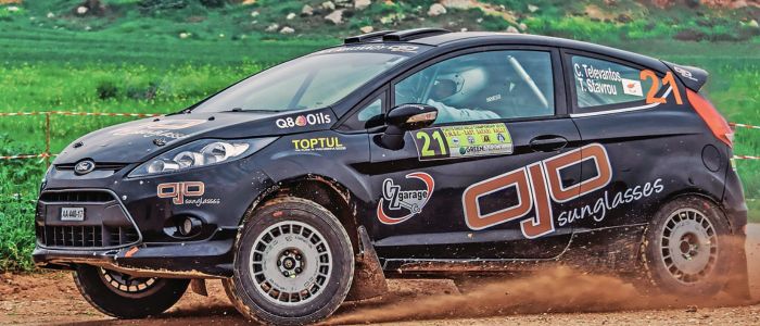 изработка на гланцирани стикери за кола, изработка на матови стикери за кола, качествена изработка на стикери за кола